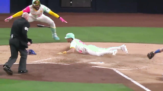 Luis Arraez WALKS IT OFF in his FIRST home game as a Padre!