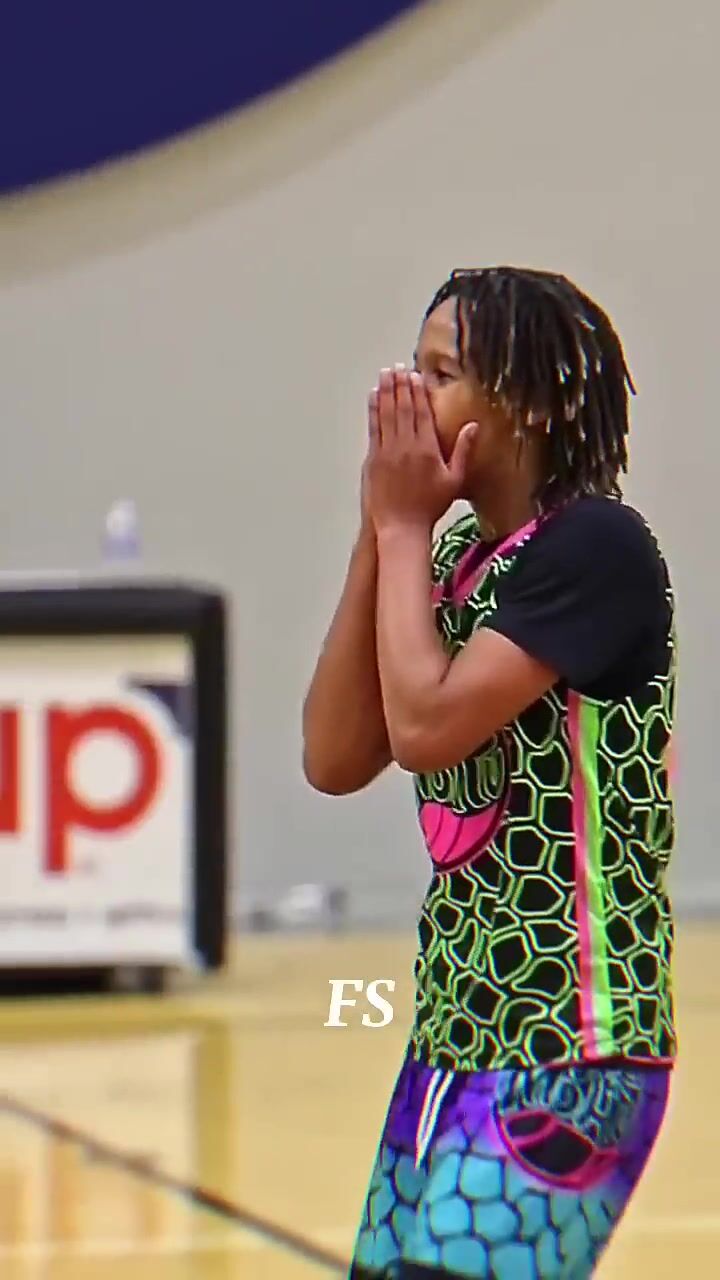 Middle Schooler Going Crazy on AAU Team