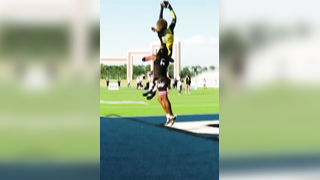 “Davy Crocket“ Keisean Henderson The QB that plays WR for FUN !