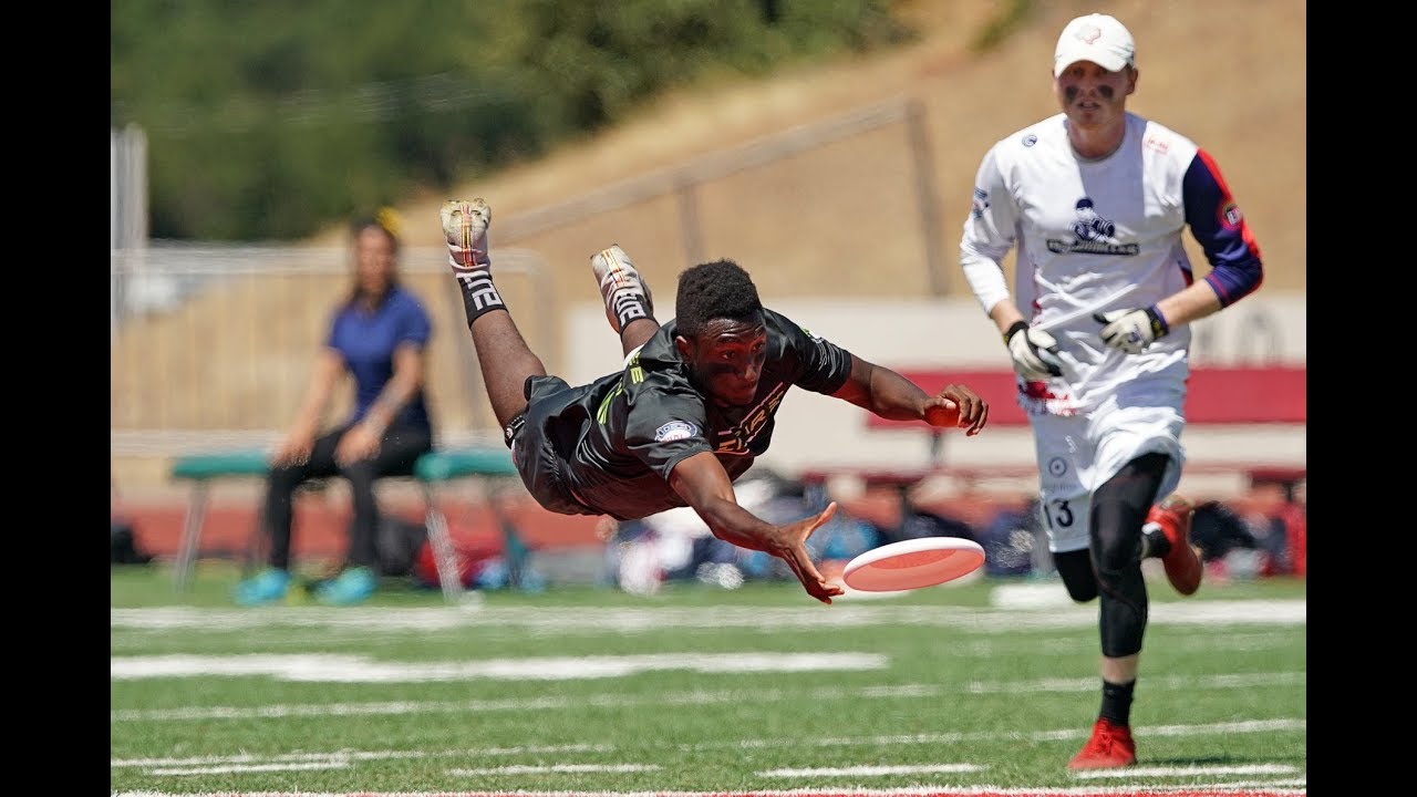 New York's Marques Brownlee Superman Layout In Championship Game