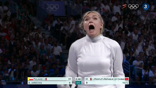 Aleksandra Jarecka Secures Dramatic Win in Women's Team Épée at Paris 2024