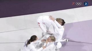 Aleksandra Jarecka Secures Dramatic Win in Women's Team Épée at Paris 2024