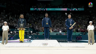 Simone Biles, Suni Lee soak in medal ceremony after all-around competition | Paris Olympics