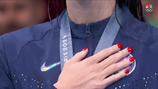 Kate Douglass takes in 'The Star-Spangled Banner' after 200m breaststroke gold | Paris Olympics