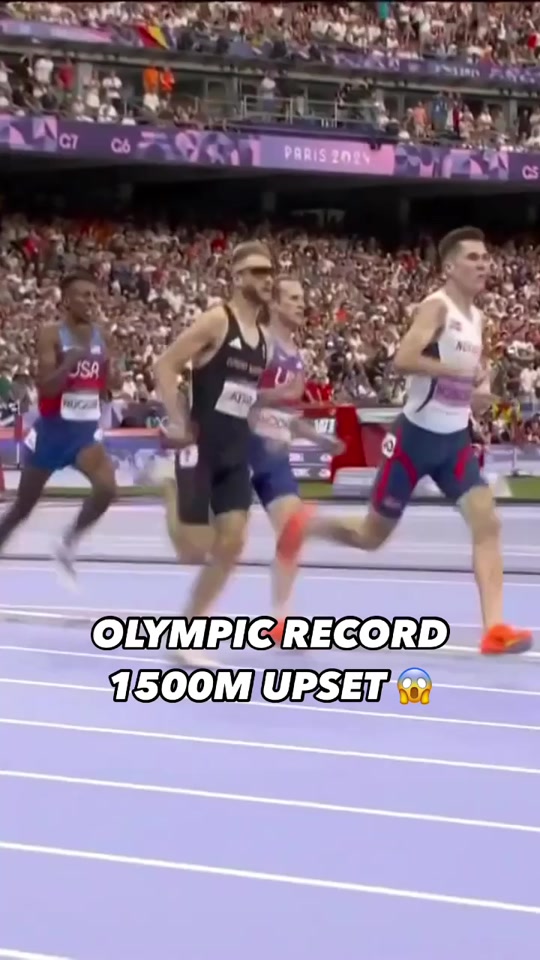 WOW. A STUNNING upset in the men’s 1500m as AMERICAN COLE HOCKER takes gold! #ParisOlympics #colehocker #usatf #teamusa #oregonducks #trackandfield #1500m