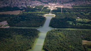 Horses Arrive in Style at the Iconic Château de Versailles for the Paris Olympics
