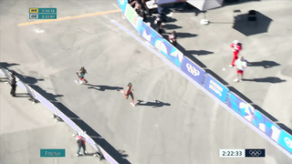 Sifan Hassan goes SHOULDER TO SHOULDER with Tigst Assefa for marathon gold | Paris Olympics