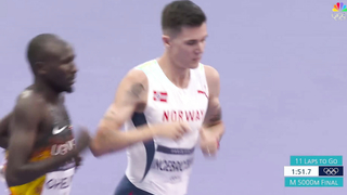 Jakob Ingebrigtsen FINDS ANOTHER GEAR to beat Kwemoi, Fisher in 5000m | Paris Olympics