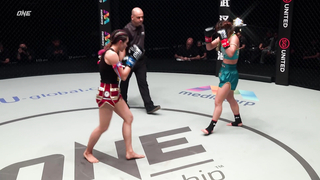 WOMEN’S KICKBOXING WAR ???? Stamp Fairtex vs. Janet Todd II