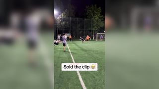 Oh no. (via footballclub_tashkent/IG) #soccer #futbol #soccerfails #soccerfail #soccermoment