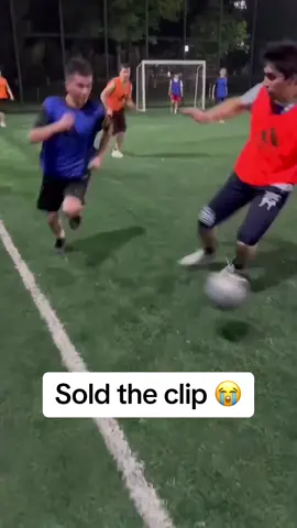Oh no. (via footballclub_tashkent/IG) #soccer #futbol #soccerfails #soccerfail #soccermoment