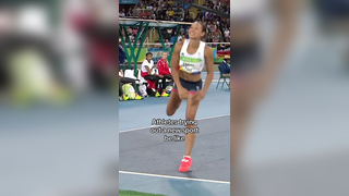 Rugby sevens and javelin don’t mix @Celia Quansah #girlsrugbyplayer #funfailvideo #javelinthrowchallenge #tryanewsport #javelinthrow #javelin #javelinfail #trackandfield #javlinthrow