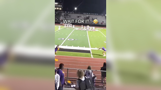 This is too funny (via @user46902820183 a t e l y n) #football #cheerleader #cheerleading #funny #sports #fail