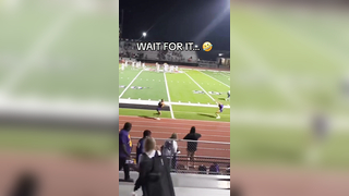 This is too funny (via @user46902820183 a t e l y n) #football #cheerleader #cheerleading #funny #sports #fail