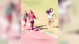 Cameraman Runs Faster Than The Athletes! Cameraman runs with the Track Runners…. part 2! Fast Cameraman does it again. #t#trackandfieldt#tracka#athleticsf#fails#sportss#sprintingr#runningv#videographerp#photographyv#viralc#cameravideography