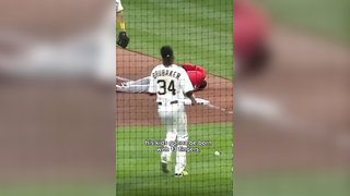 This commentary is legendary #mlb #sportlover #sportcommentator #baseball #baseballlife #fypシ #xyzbca #funnyvideo #funnycommentary #americansports