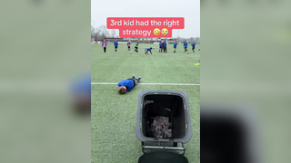 This looks way too fun #soccer #soccertiktok #soccerboys #footballtiktok #football #futbol (via peczwolle_va/IG)