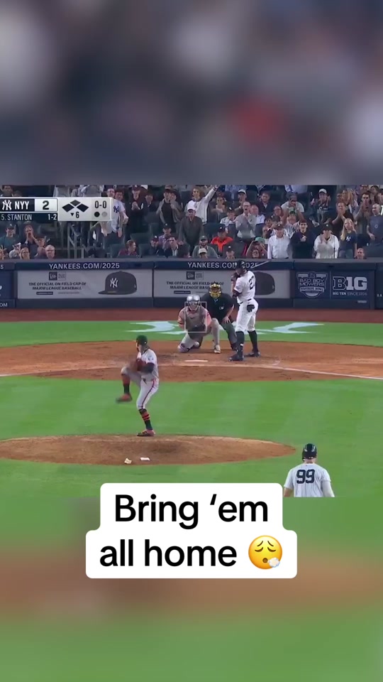 Giancarlo cleared the bases with this hit (via @MLB, @YES Network) #yankees #mlb #baserunning #atbat