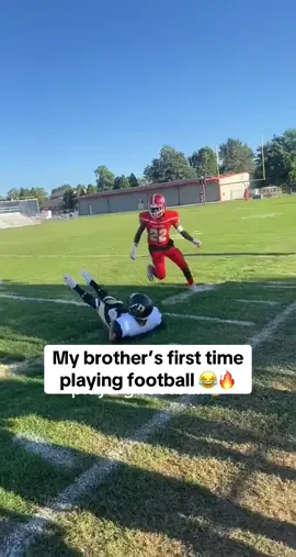 Bro was hitting anyone in sight (via hoodiemonte573/TT) #football #hit #block #highschoolfootball #athlete