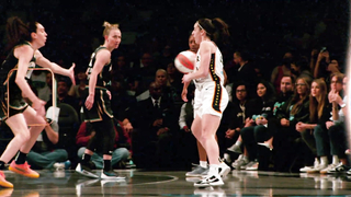 Caitlin Clark Named 2024 WNBA Kia Rookie of the Year!