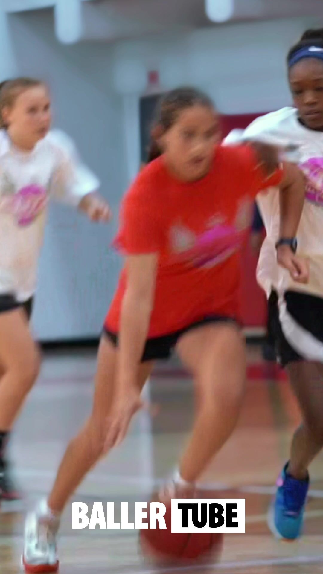 Elite Player Finishes with a Strong Layup at the Elite 60 Showcase