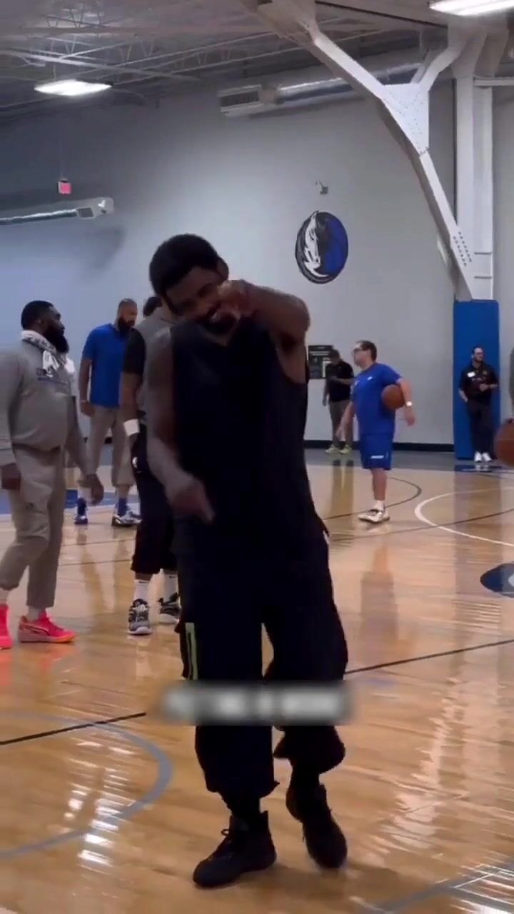 Kyrie cooking in practice!!