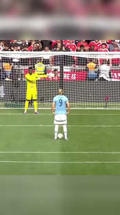 Funny rare moments in football #football #arabfooty #explore : @Frenzy