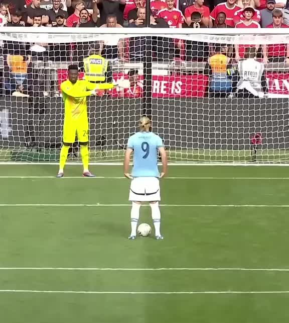Funny rare moments in football #football #arabfooty #explore : @Frenzy