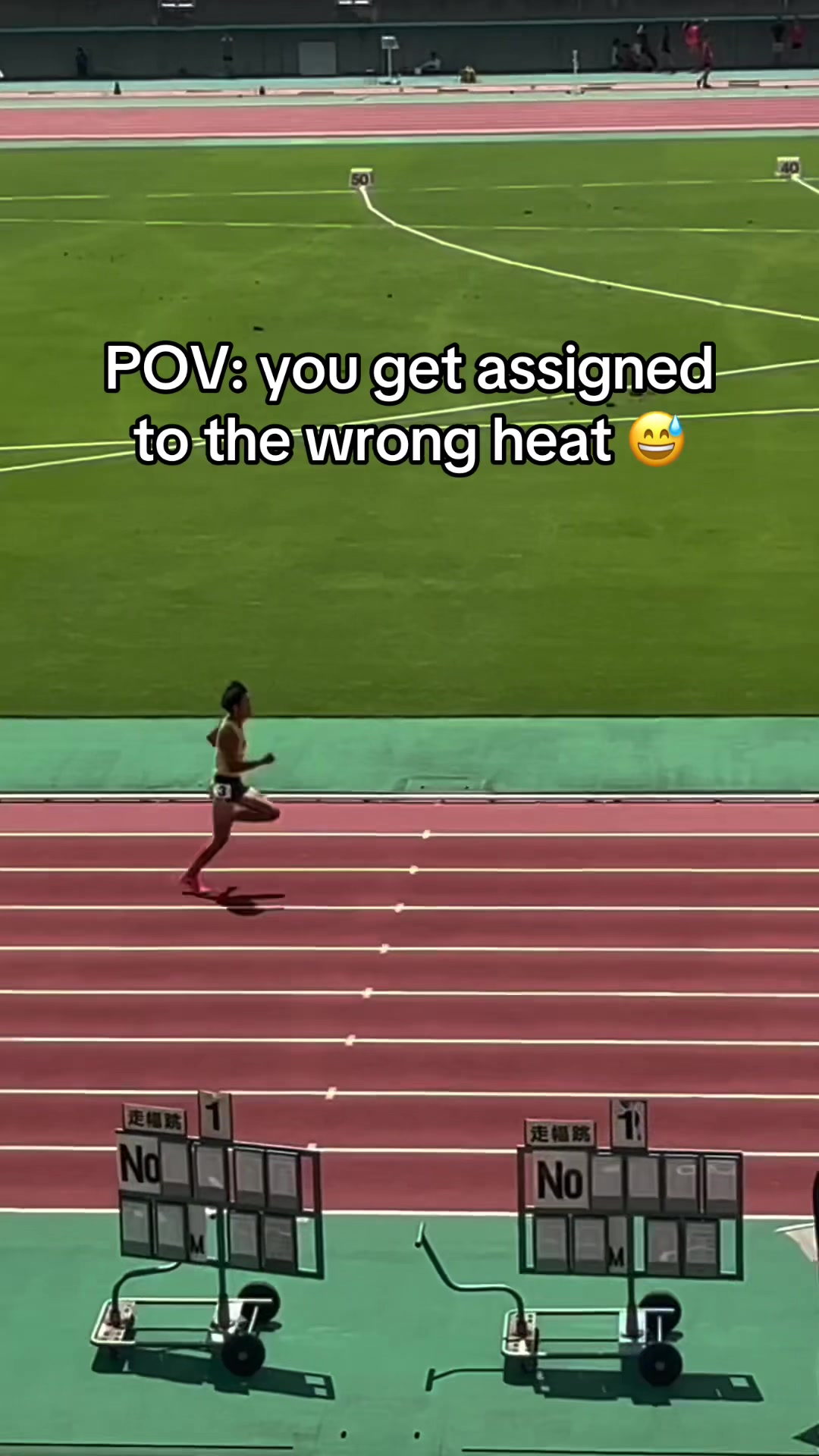 Left everyone out of the frame #trackandfield #sprinter #speed