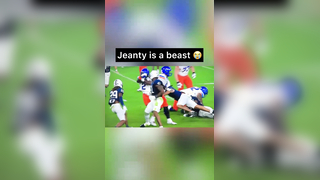 He broke like 10 tackles #collegefootball #ashtonjeanty #cfb #football #nfl #foryou #foryoupage