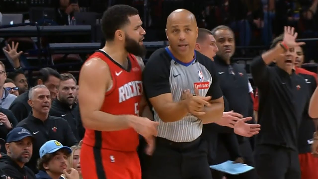 Fred VanVleet ejected and fined $35,000 for bumping into ref ????