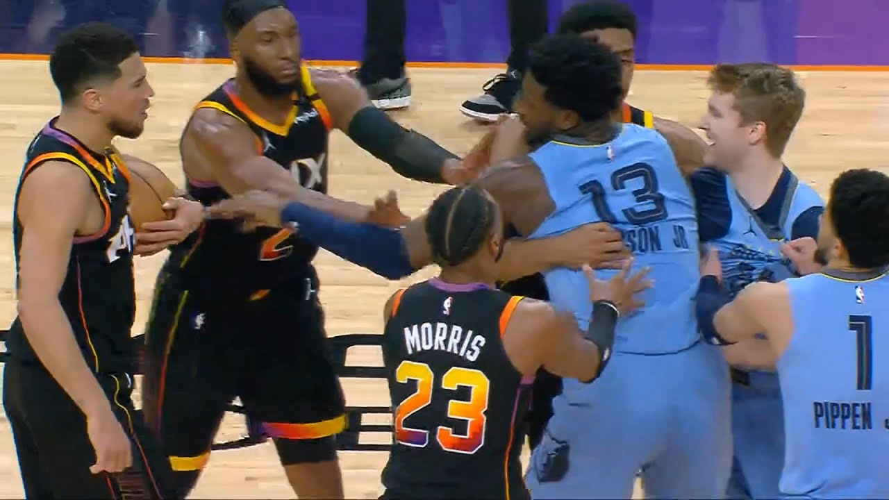 Devin Booker shoves Cam Spencer for trying to snatch the ball and everyone gets involved ????