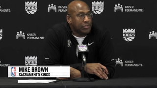 Mike Brown talking to De'Aaron Fox at practice right before fired after calling out Fox