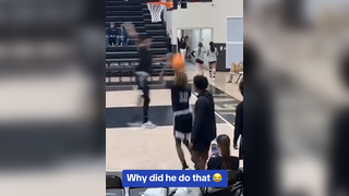 L Teammate (via CarlosMoore01) #basketball #pregame #warmup #teammate #shootaround #highschoolbasketball #athlete #highschoolsports #funny #block #bruh #waitforit