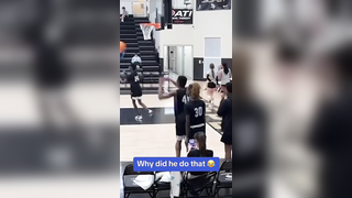 L Teammate (via CarlosMoore01) #basketball #pregame #warmup #teammate #shootaround #highschoolbasketball #athlete #highschoolsports #funny #block #bruh #waitforit