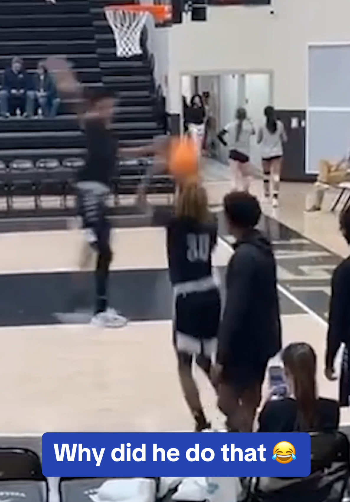 L Teammate (via CarlosMoore01) #basketball #pregame #warmup #teammate #shootaround #highschoolbasketball #athlete #highschoolsports #funny #block #bruh #waitforit