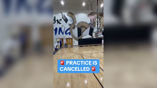 They were all SHOCKED (via ucancallmec4/IG) #basketball #dunk #brokenrim #athlete #practice #highschoolbasketball #glass #highschoolsports #wild