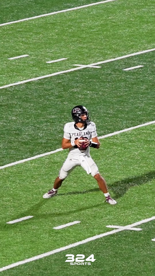 TE with the HANDS!! #324sports #footballtiktok #highschoolfootball #txhsfb #pearlandtx