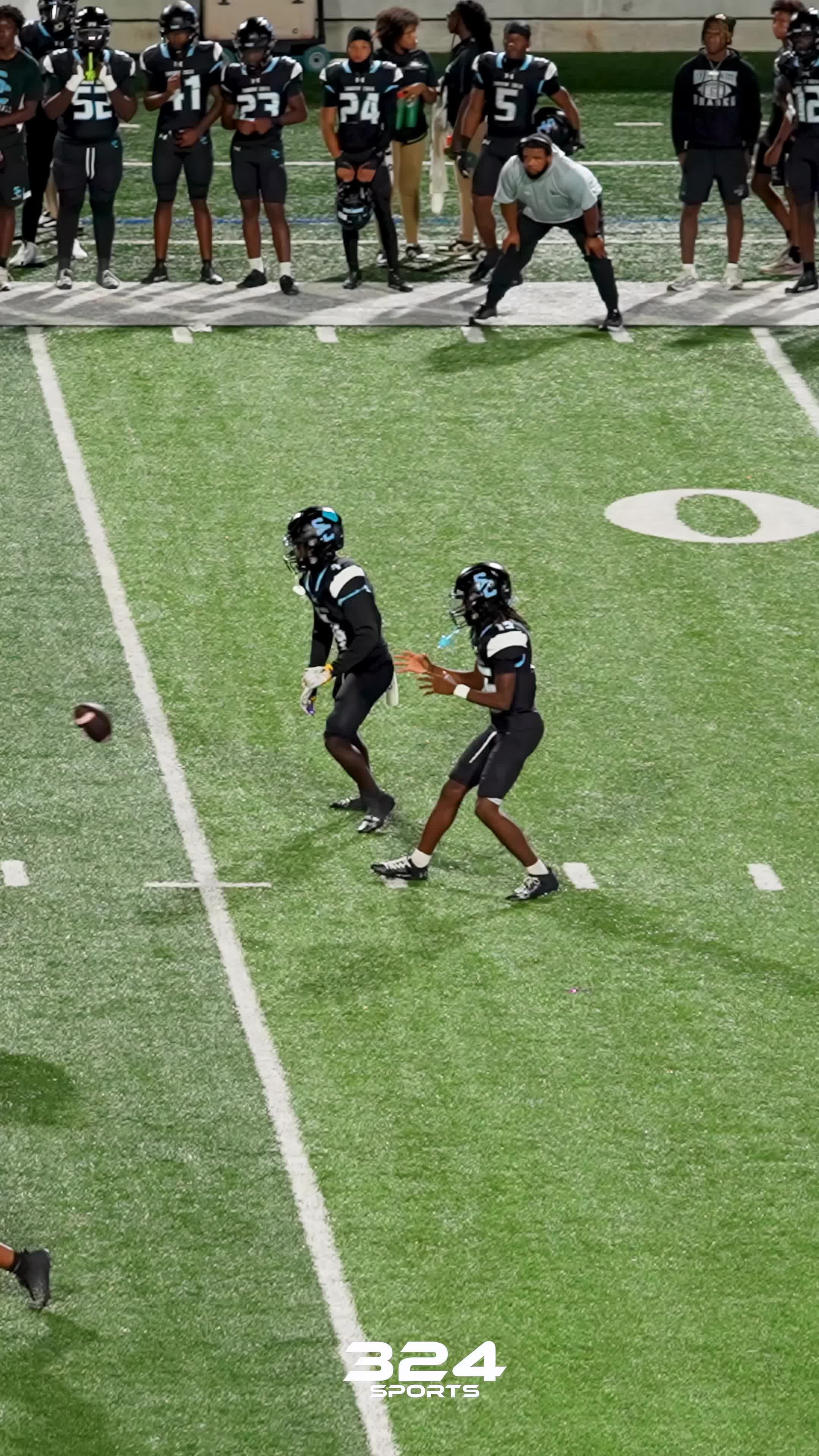 Longhorn Commit Chris Stewart with the BIG CATCH!! #324sports #footballtiktok #highschoolfootball #txhsfb #pearlandtx #shadowcreekhighschool #bleedmaroon #creekboys