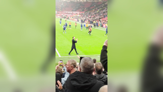 A special moment for the Man United legend | @Percy #sportbible #fyp #foryou #foryoupage #soccer #football #pl #premierleague #mufc #manchesterunited #manunited #manutd #ruudvannistelrooy