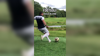 Existirá sensacion mas linda en el #FootGolf que ver bola la pelota y ver como entra en el hoyo? #yasejuega #gatwick #holeinone #hoyoenuno #golf #futbol #football