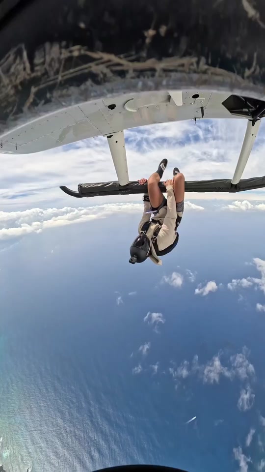 ???? Enjoy with @skydiving_official . . . ⠀⠀⠀⠀⠀ . . ⠀⠀⠀⠀⠀⠀⠀⠀ ⠀⠀⠀⠀⠀⠀⠀⠀⠀ Posted• @nicolo.contrada I slipped • • • #skydive #skydiving #skydiver #plane #helicopter #adrenaline #adrenalineaddict #extreme#extremesports #travel #adventure #thrill #lifestyle #li