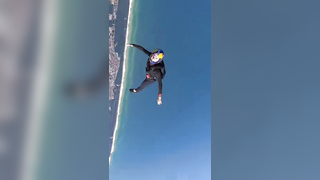 This is BEAUTIFUL #skydive #skydiver #extremesports #sportsviral #tsn (: @Red Bull Polska) @tsn