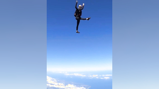 This is BEAUTIFUL #skydive #skydiver #extremesports #sportsviral #tsn (: @Red Bull Polska) @tsn