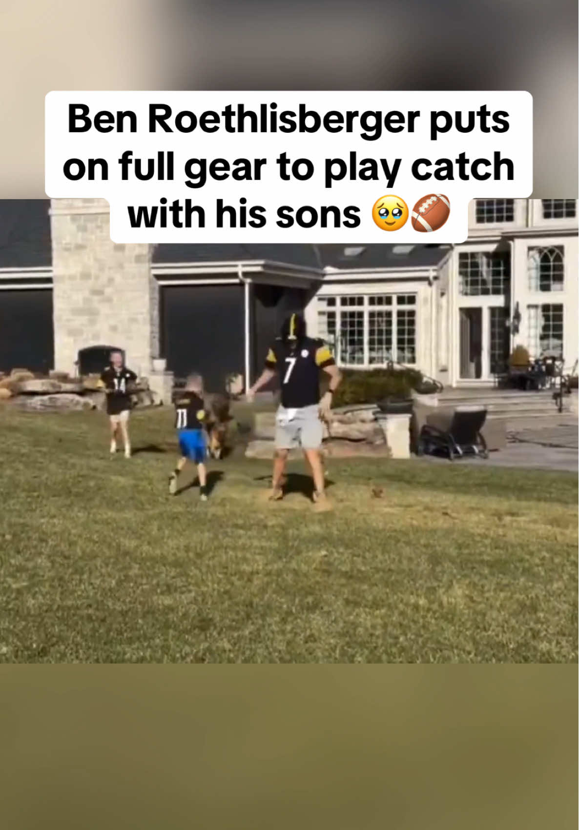 Big Ben back in his Steelers jersey. Love to see it (via X/CamHeywardFan) #football #benroethlisberger #qb #quarterback #kids #nfl #family #steelers #youthfootball #sons #catch
