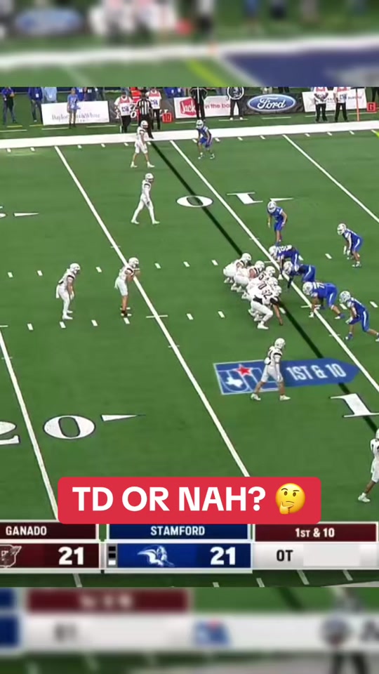 They called TD but it was then overturned. Thoughts? (via @Dave Campbell’s Texas Football) #football #touchdown #qb #quarterback #athlete #highschoolfootball #highlights #statetitle
