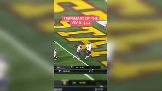 Sharing is caring! (via foxsportssw, undisputedunis/X) #football #team #sharing #highschoolfootball #teammates #respect #realone #athlete #statetitle