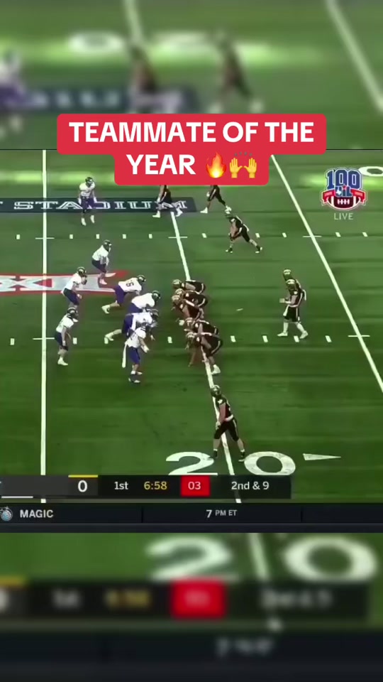 Sharing is caring! (via foxsportssw, undisputedunis/X) #football #team #sharing #highschoolfootball #teammates #respect #realone #athlete #statetitle