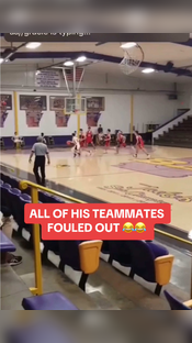 Bro had to play 1v5 (via zekedavis10/IG) #basketball #ejected #fouledout #1v5 #highschoolbasketball #solo #athlete #funny #teammates