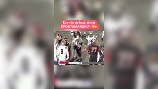 Love this @NFHSNetwork #football #sportsmanship #highschoolfootball #athlete #materdei #stjohnbosco #respect